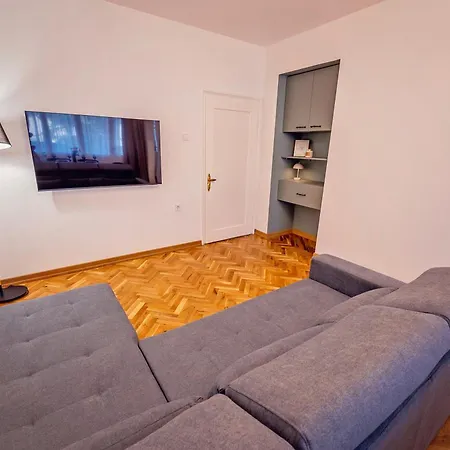 Elegant And Classic 2bd With Free Parking By Apartmax アパート ヴァルナ