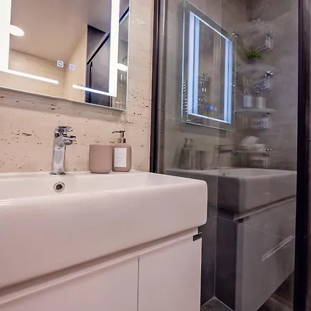 Elegant And Classic 2bd With Free Parking By Apartmax アパート ヴァルナ