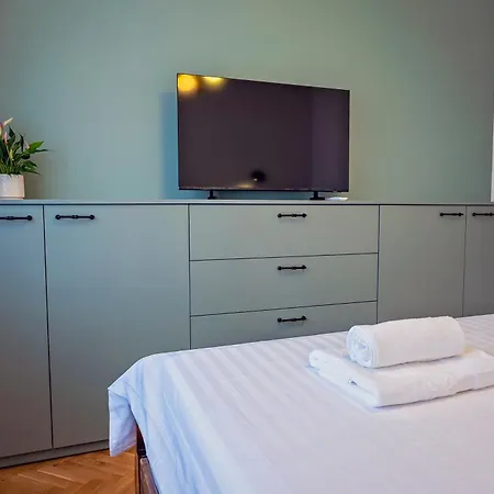 Elegant And Classic 2bd With Free Parking By Apartmax * ヴァルナ