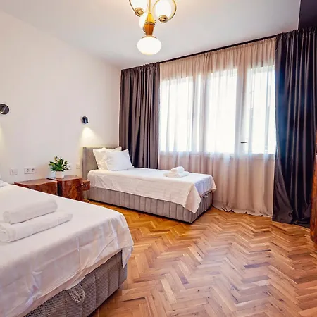 Elegant And Classic 2bd With Free Parking By Apartmax アパート ヴァルナ