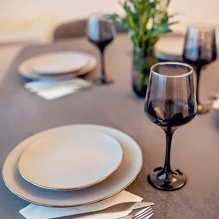 Elegant And Classic 2bd With Free Parking By Apartmax アパート *